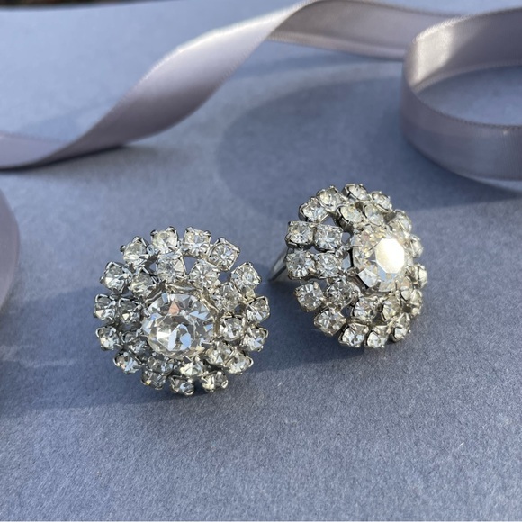 Vintage Signed WEISS Clip On Earrings Clear Rhinestones - Picture 3 of 13